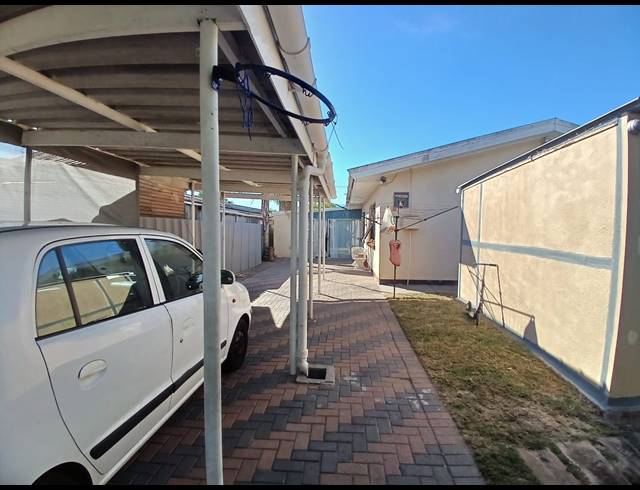 3 BEDROOM HOUSE FOR SALE IN WINDSOR PARK ESTATE